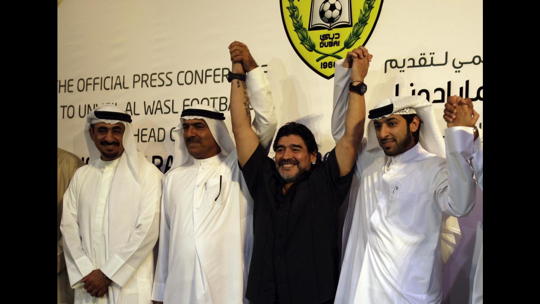 Maradona è arrivato a Dubai per allenare l’Al Wasl