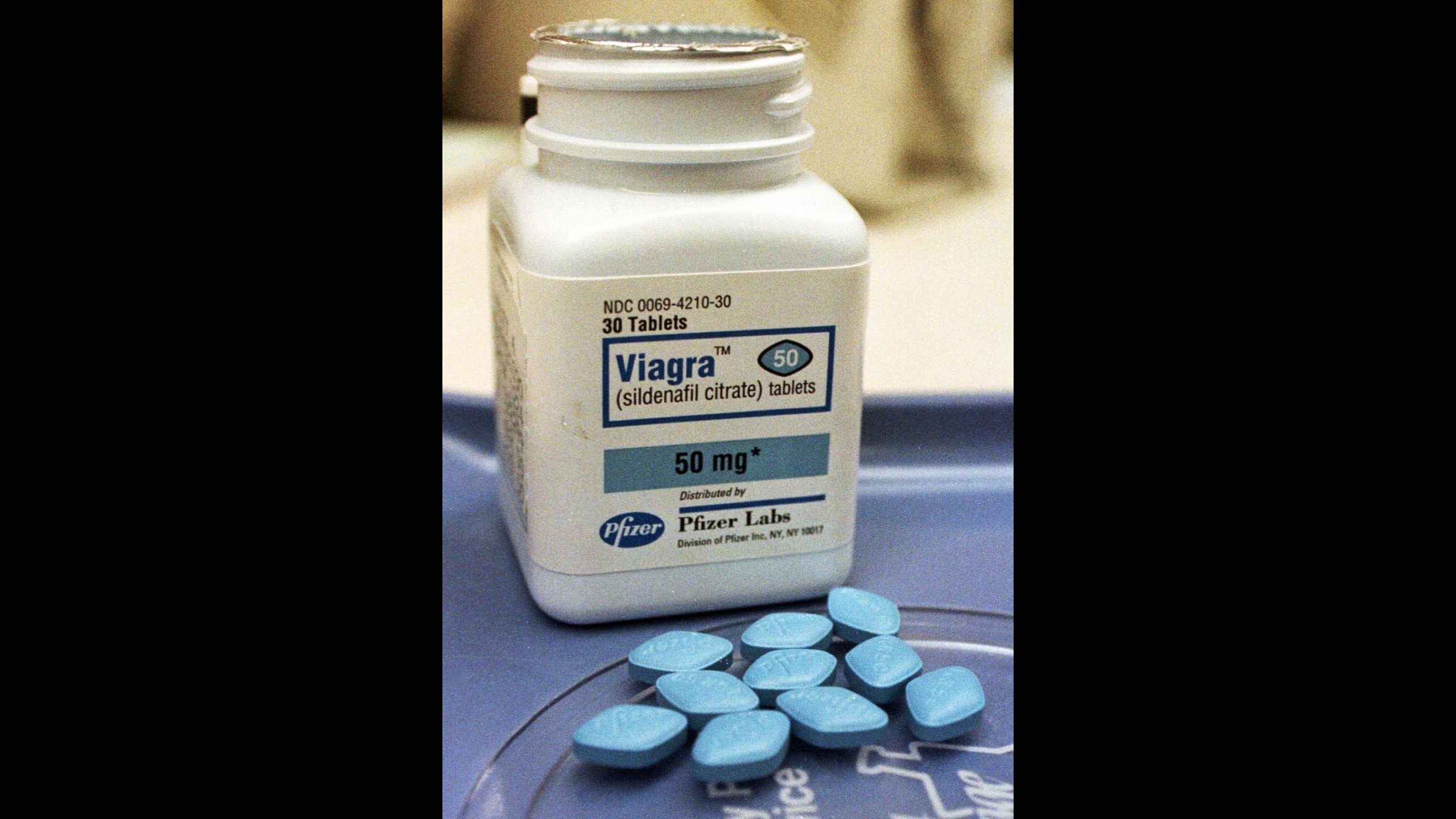 Lecce, Nas scoprono traffico falso Viagra, sequestrate 12mila pillole
