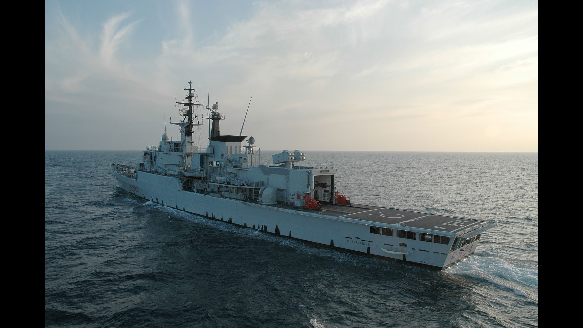 Libia, La Russa: Missile contro nave italiana, caduto in mare
