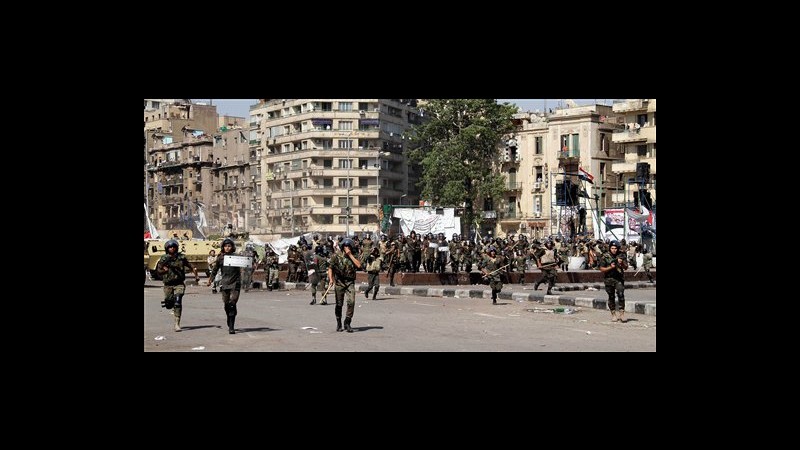 Egitto, forze sicurezza schierate in piazza Tahrir, nuovi scontri