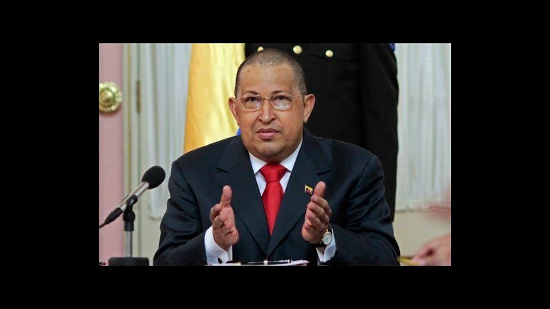 Chavez con testa rasata in tv: Sembro l’attore Yul Brynner
