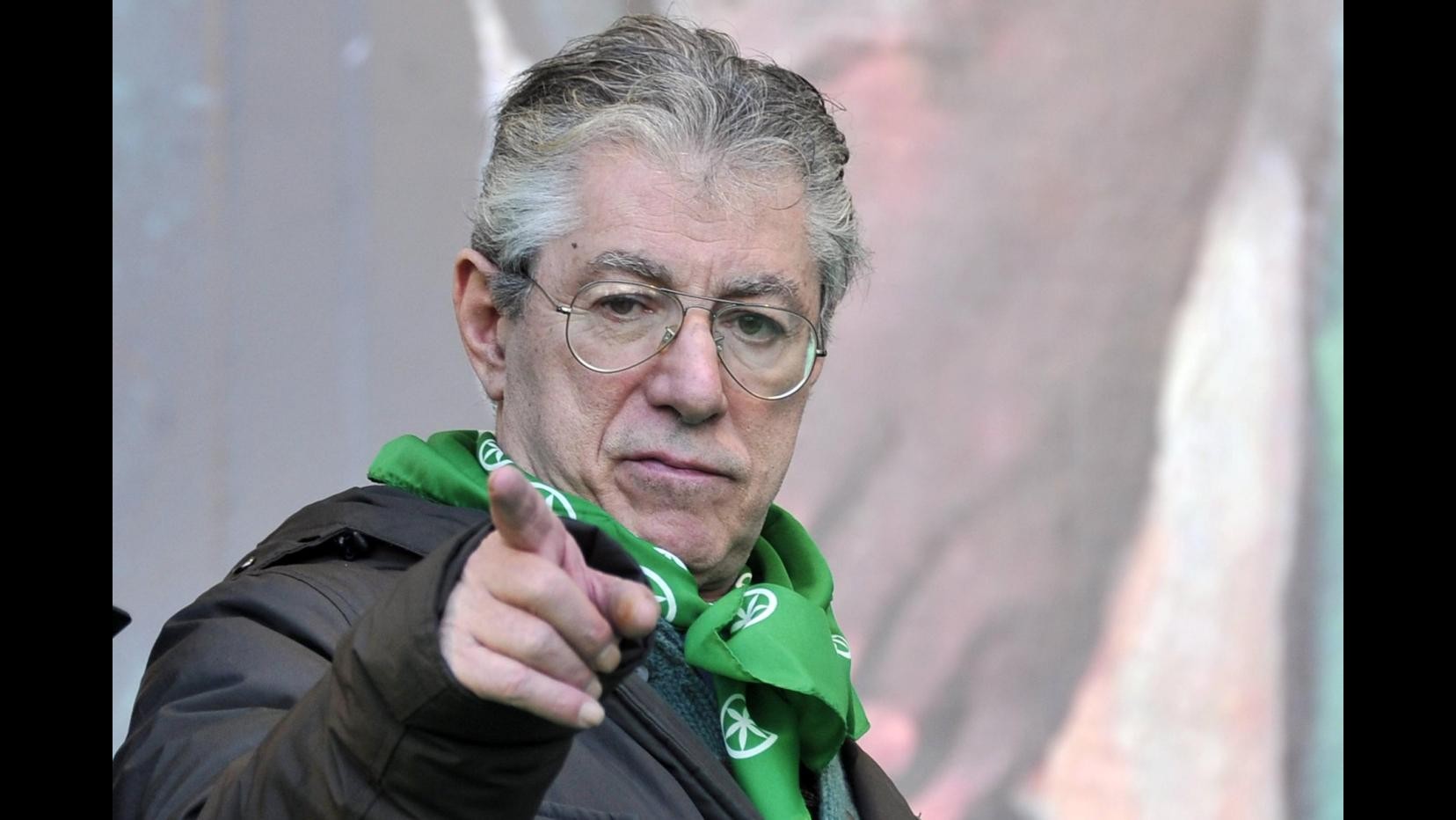 Bossi: La Lega correrà da sola alle amministrative