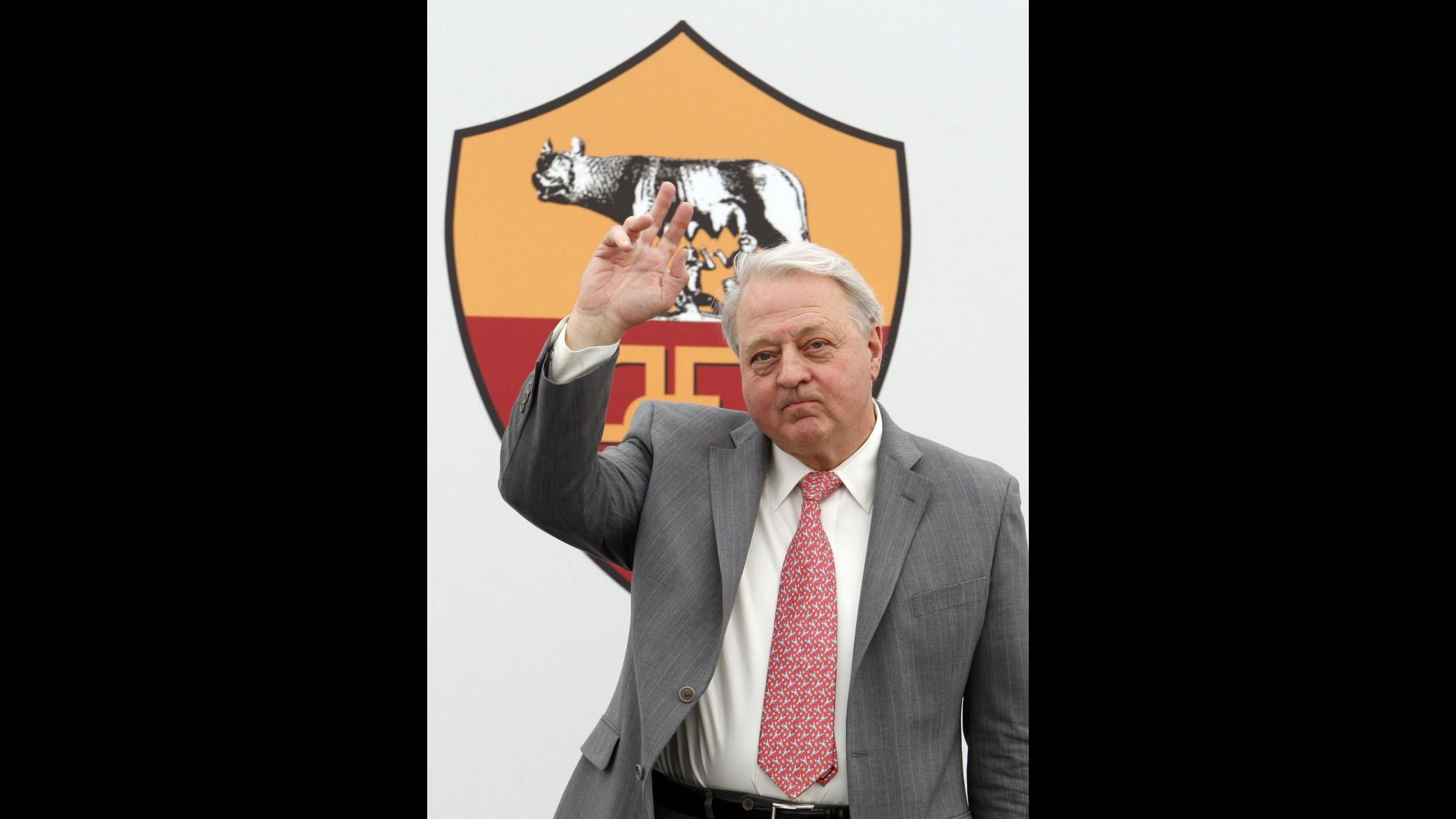 As Roma, verso slittamento closing ad agosto
