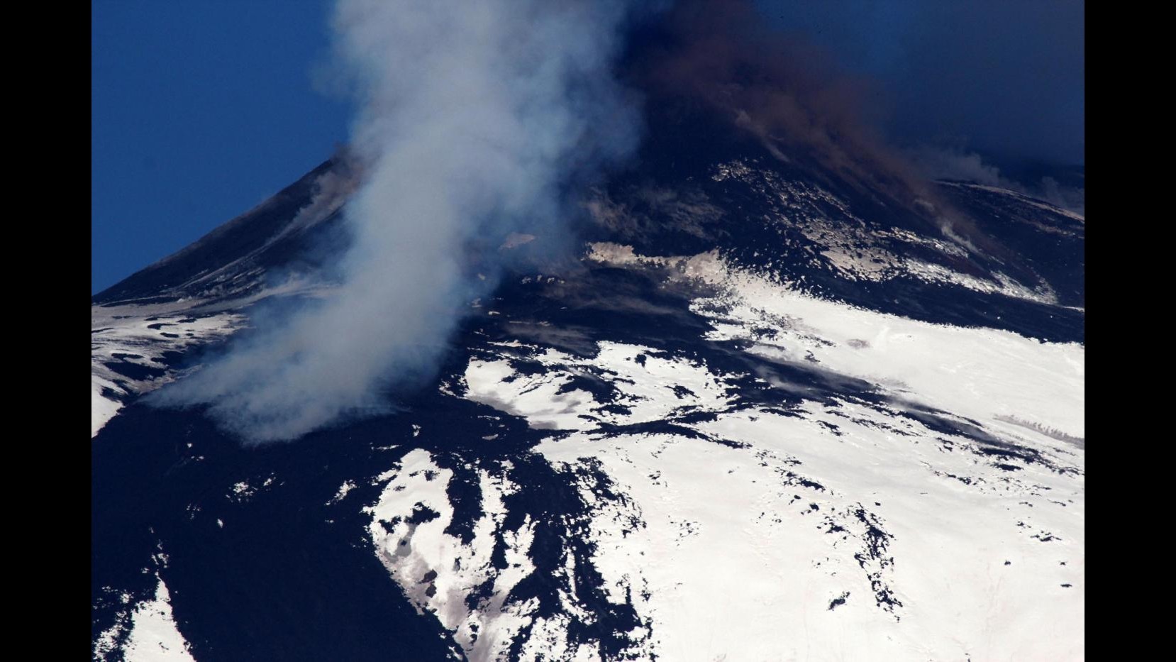 Maltempo, salvate 27 persone bloccate su Etna da bufera neve