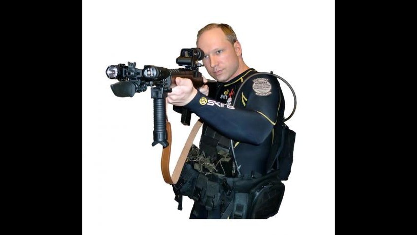 Breivik in commissariato per interrogatorio su stragi in Norvegia
