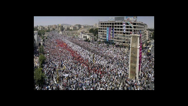 Siria, forze sicurezza arrestano 100 persone a Barzeh, vicino Damasco