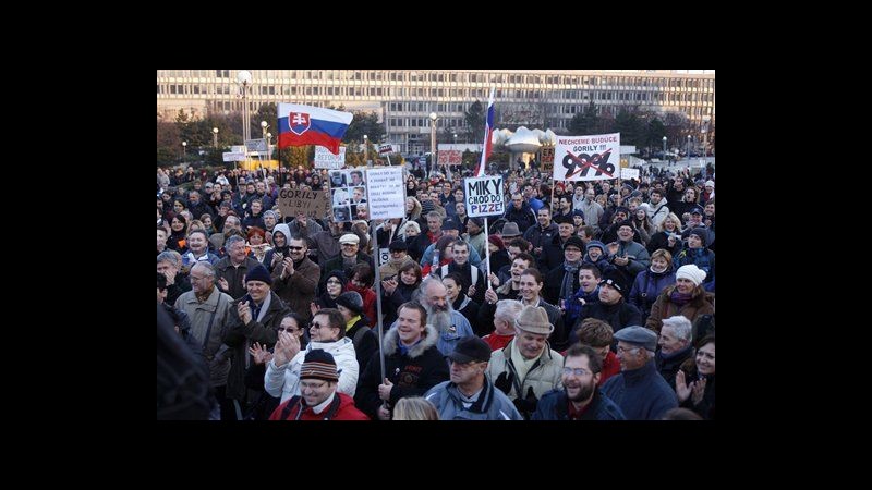 Slovacchia, mille in protesta contro corruzione a un giorno dal voto