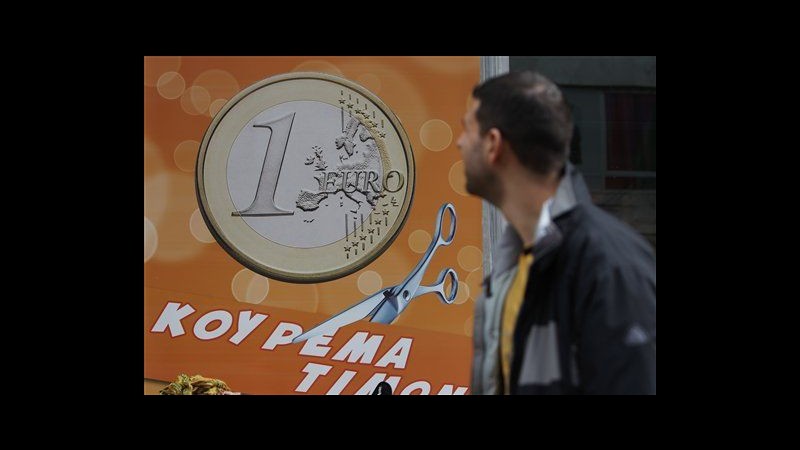 Grecia, governo: Adesione a operazione bond swap è oltre 75%