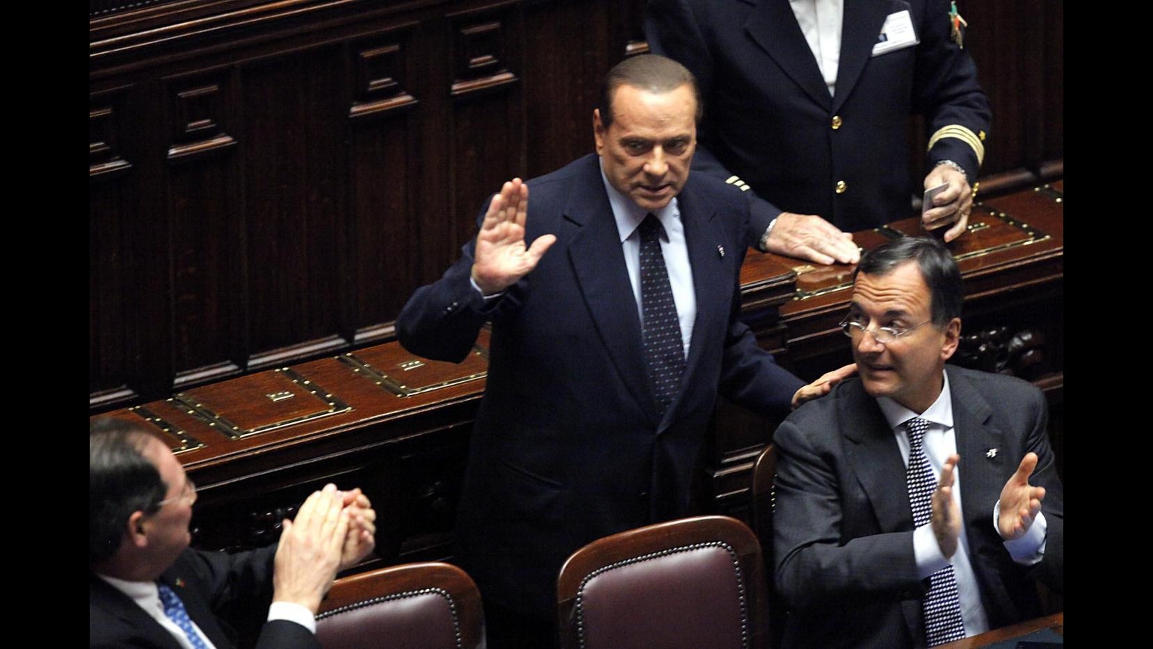 Berlusconi: Non mollo ma Monti va bene
