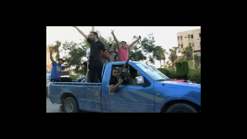 A Tripoli si combatte strada per strada