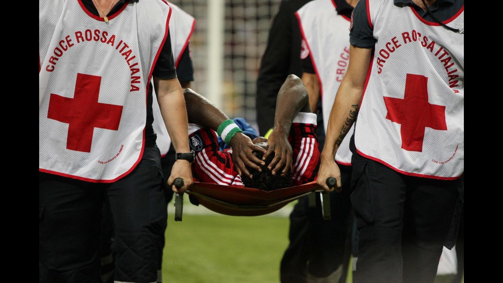 Milan, Taiwo fermo un mese, giovedì decisione su Ibra