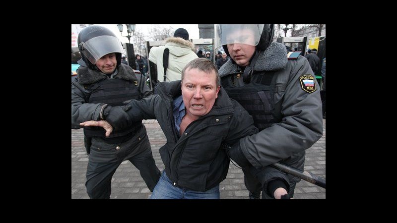 Russia, portavoce Putin difende arresti manifestanti in piazza Pushkin