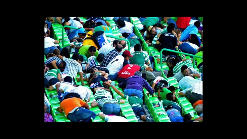 Spari allo stadio, terrore in Messico