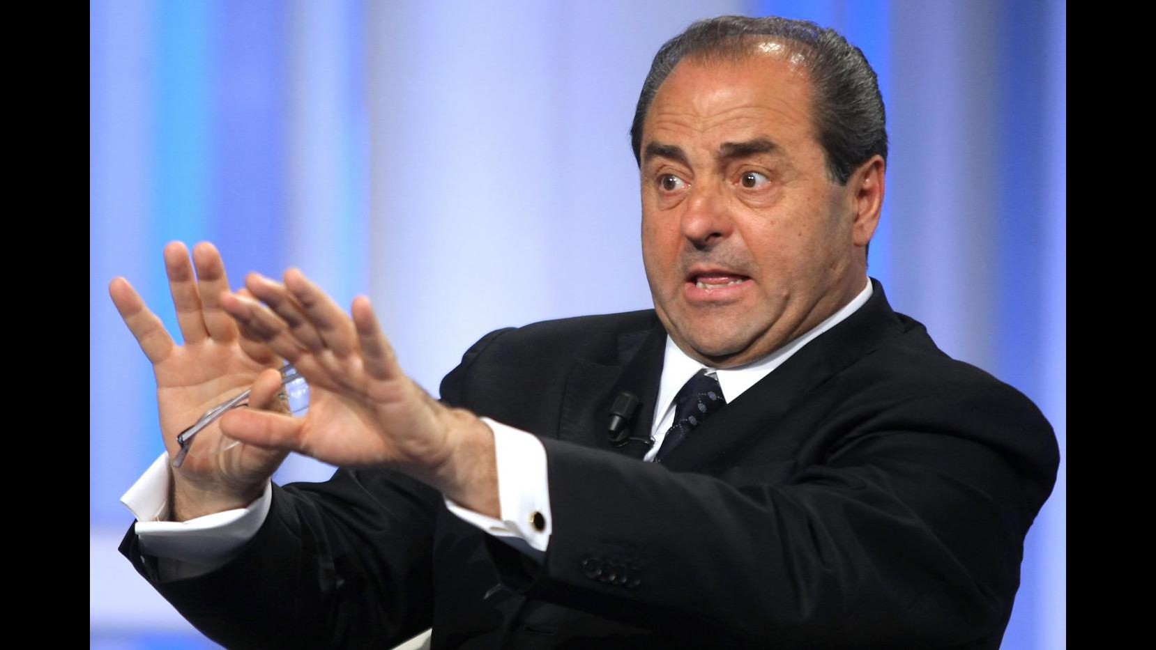 Giustizia, Di Pietro: Basta caminetti, intervenga Napolitano