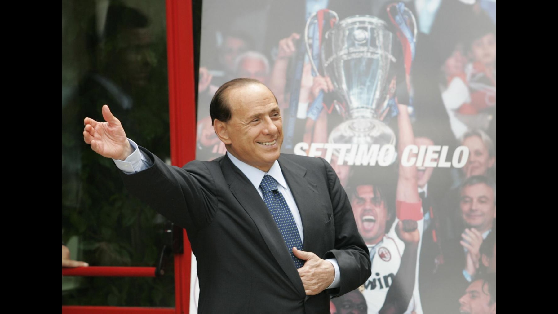 Milan: Berlusconi nominato presidente onorario per acclamazione