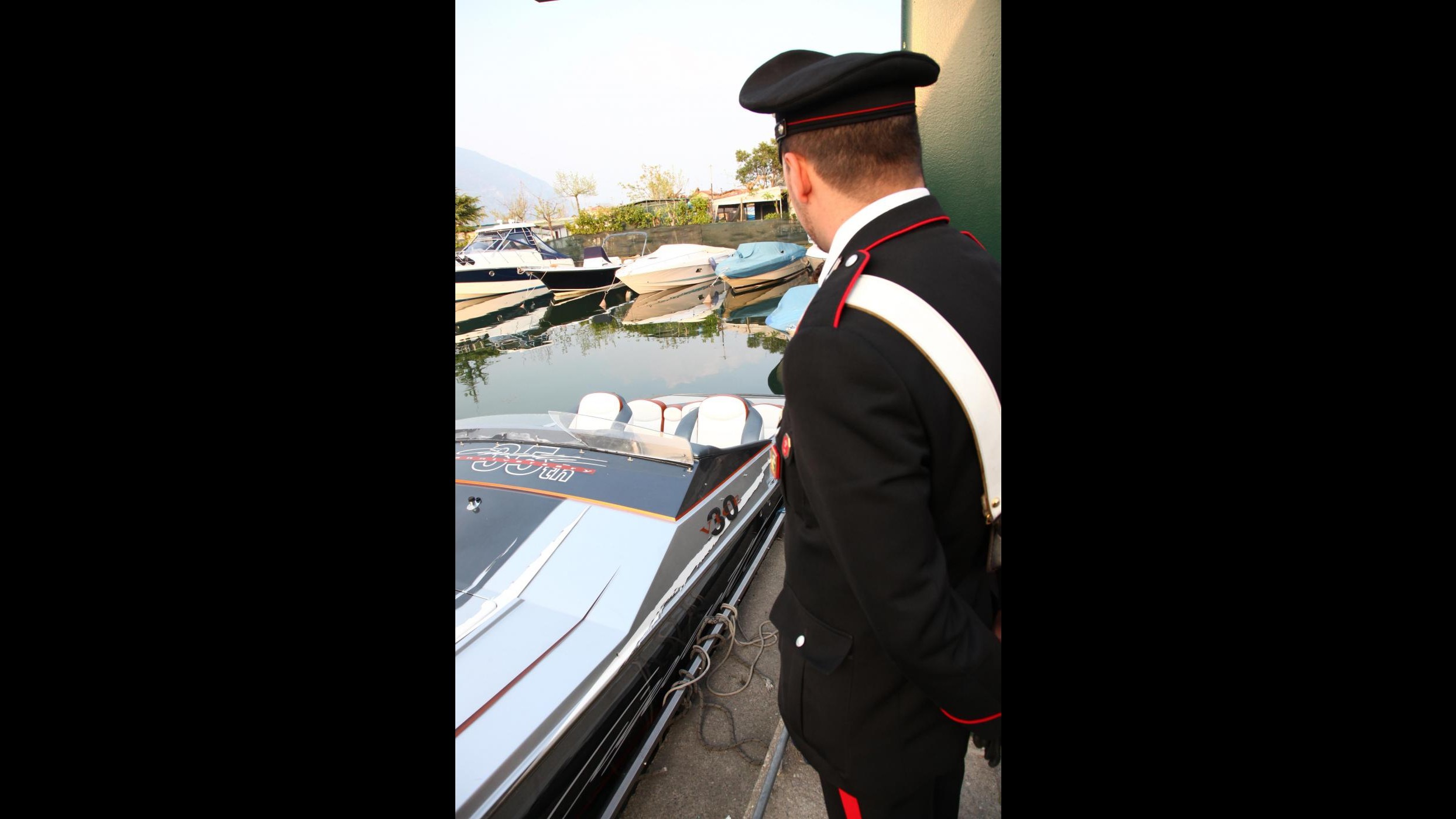 Scontro fra yacht e gommone su lago Maggiore, morta donna
