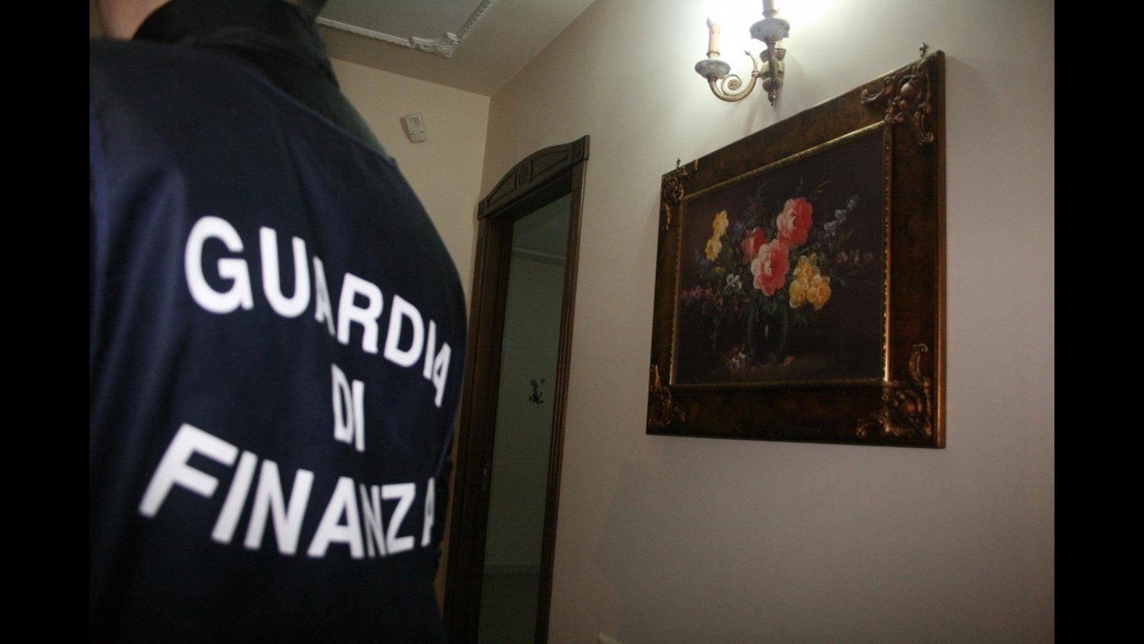 Brindisi, gdf sequestra beni per 1.5 milioni a noto contrabbandiere