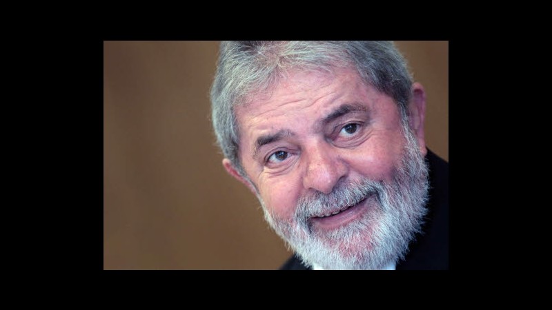 Brasile, l’ex presidente Lula è guarito dal tumore alla laringe