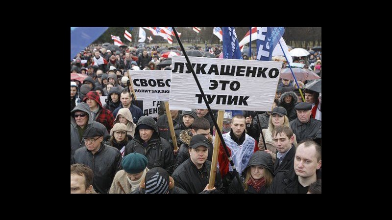 Bielorussia, arrestati 3 leader opposizione diretti a incontro Ue