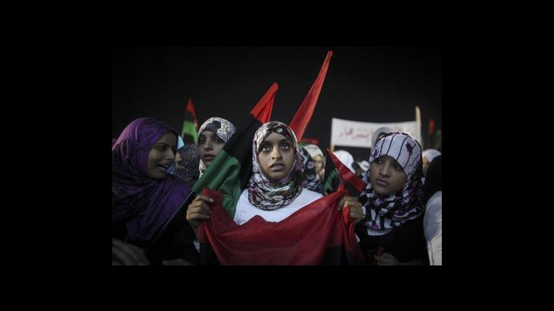Un ‘esercito’ di donne contro Gheddafi