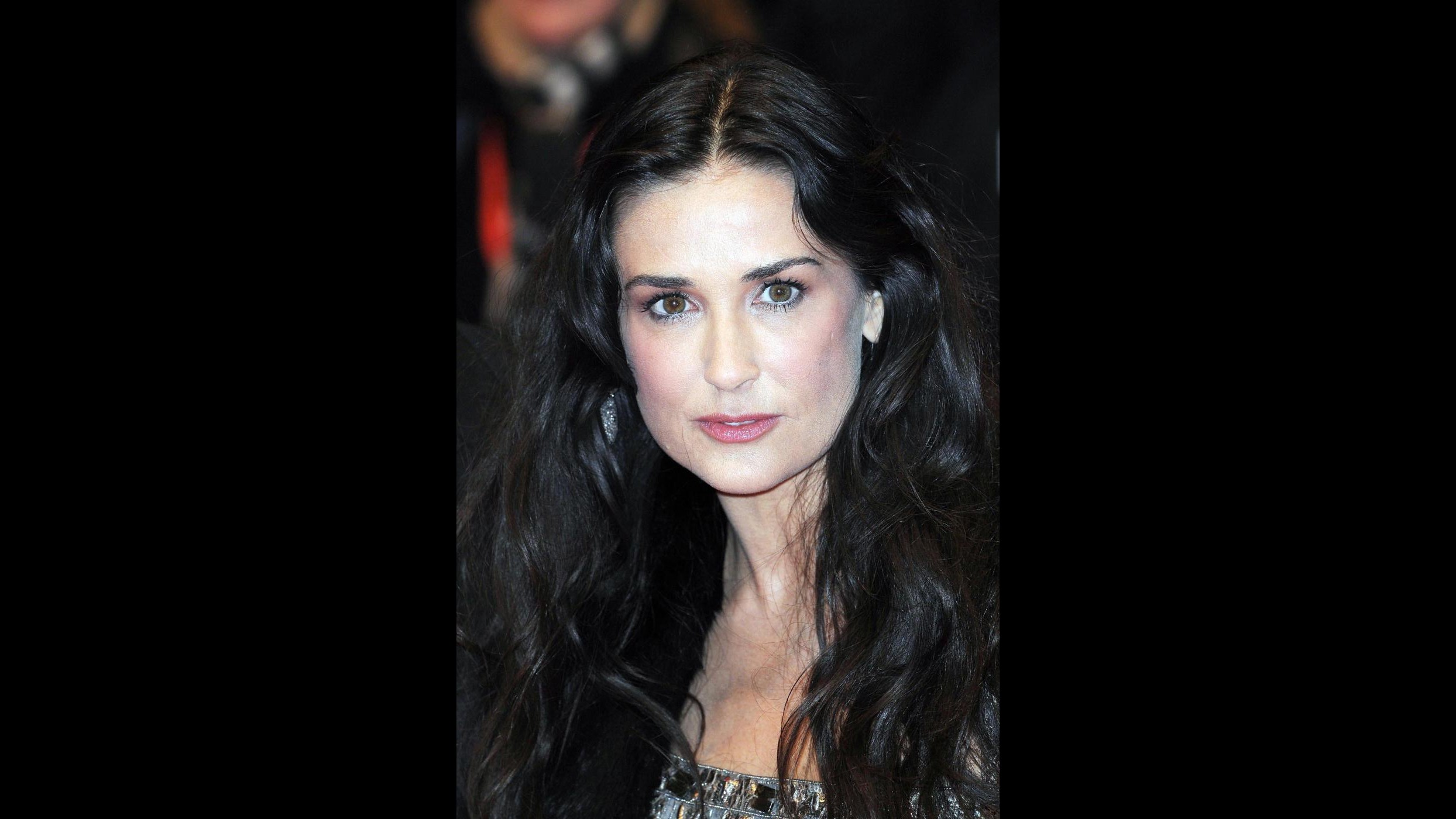 Demi Moore ferita dalle voci di Ashton Kutcher e Rihanna insieme