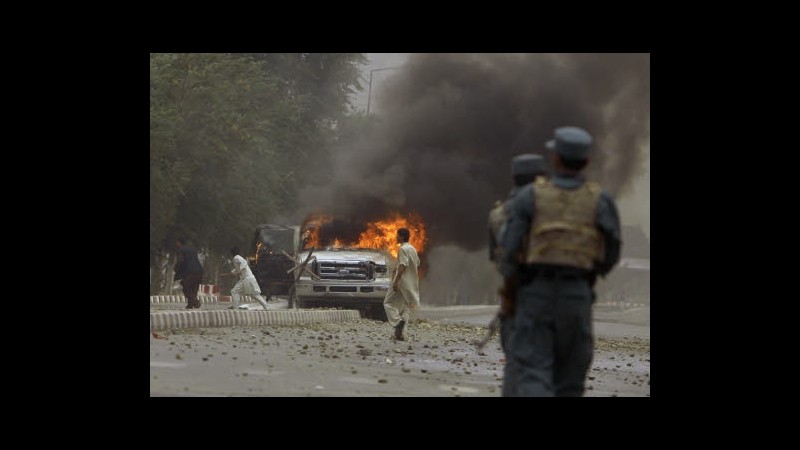 Afghanistan, tre attentati in poche ore: almeno 25 morti