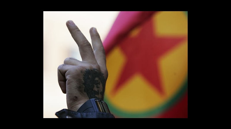 Media Ankara: Aerei turchi bombardano basi Pkk nel nord dell’Iraq