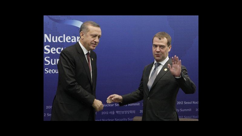 Iran, premier turco Erdogan in visita: colloqui su nucleare e Siria