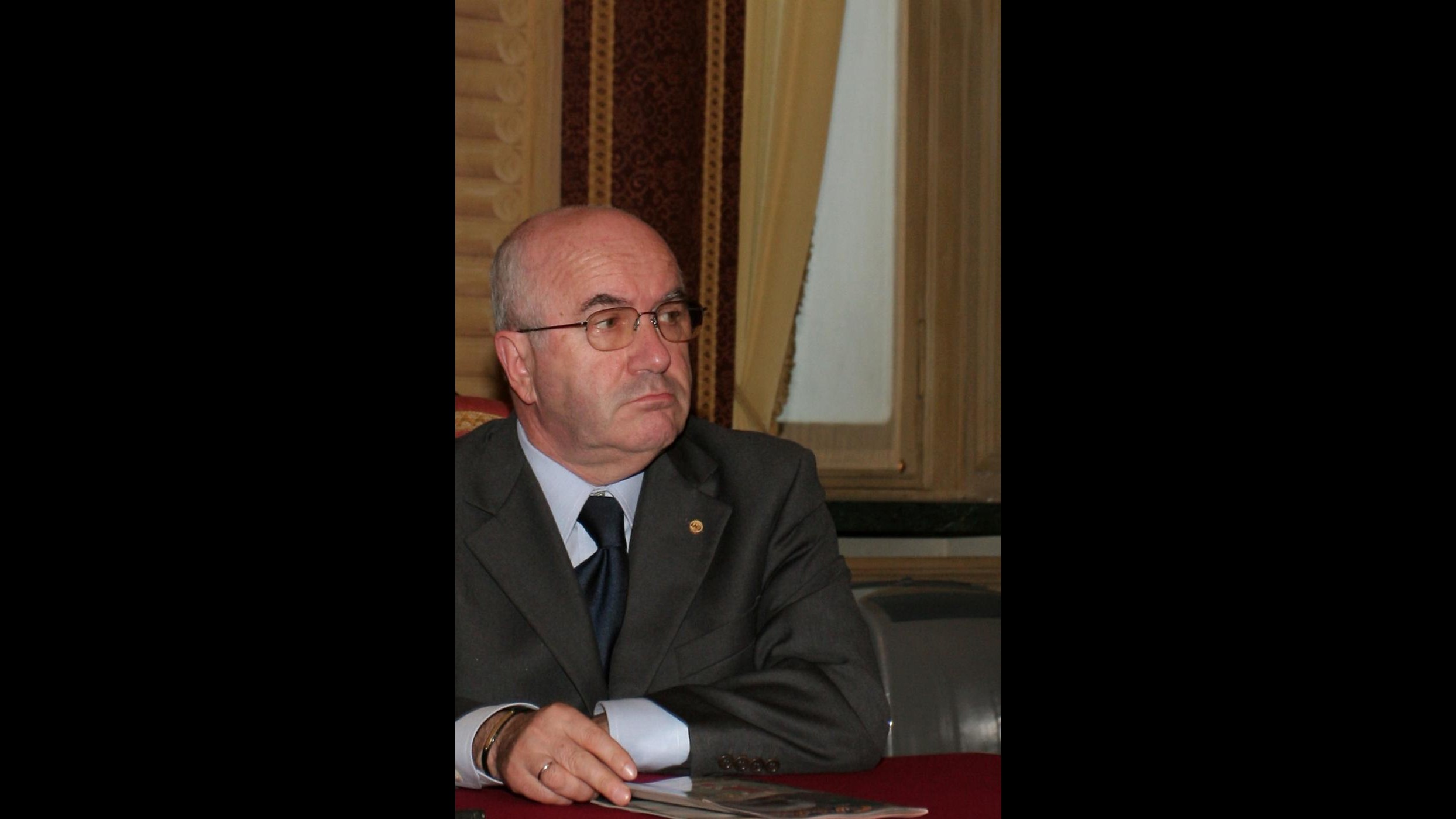Tavecchio: Stipendi calciatori sono oltre limite decenza