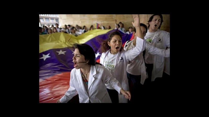 Venezuela, ospedali privati congelano tariffe per almeno 3 settimane