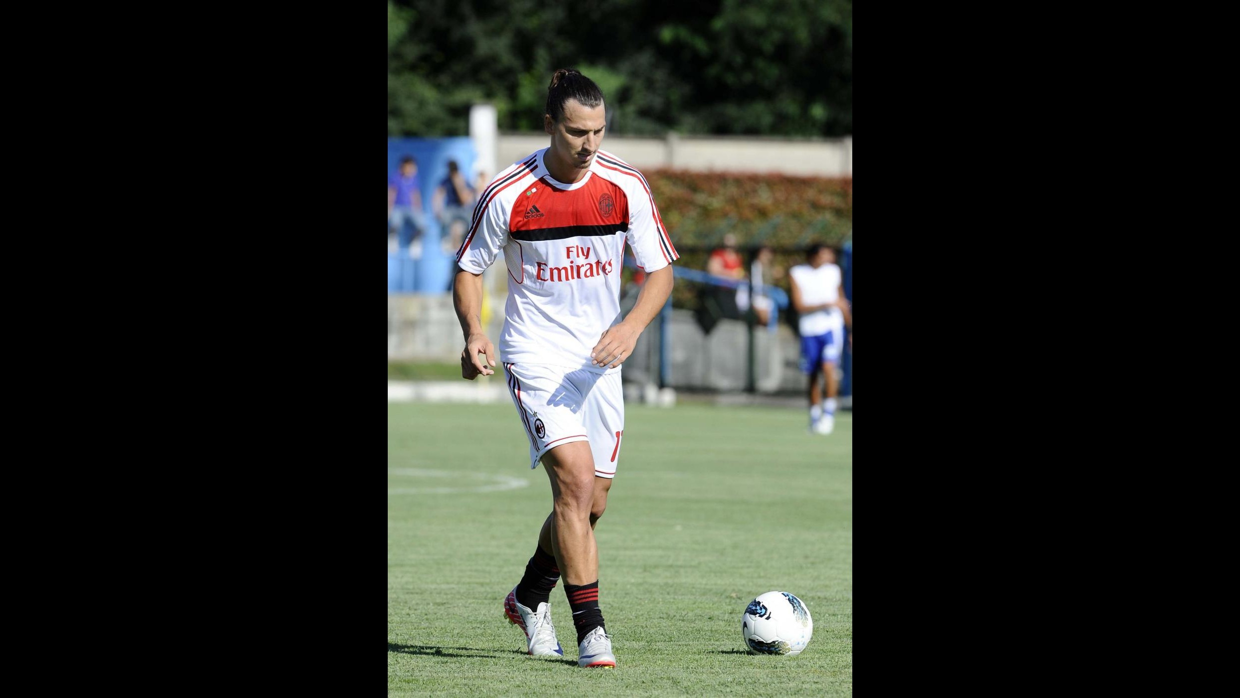 Milan, stop di due settimane e Ibra salta esordio a Cagliari
