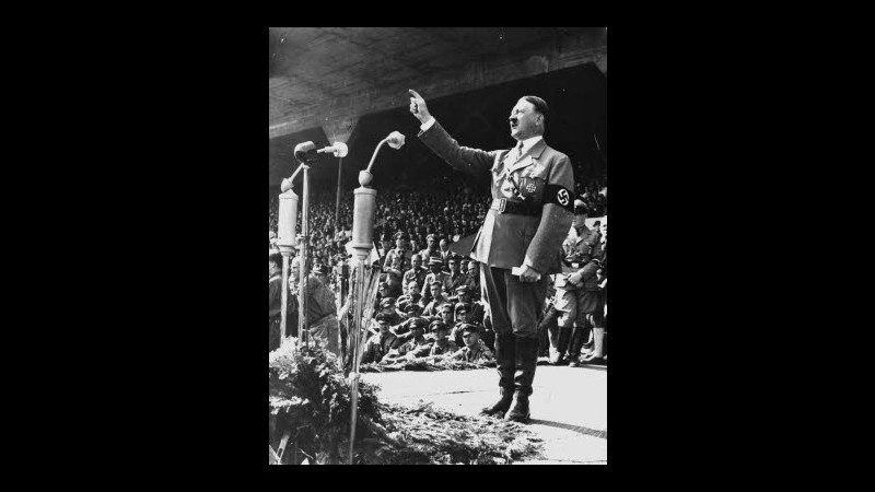 Turchia, immagini Hitler in spot shampoo: comunità ebraica protesta