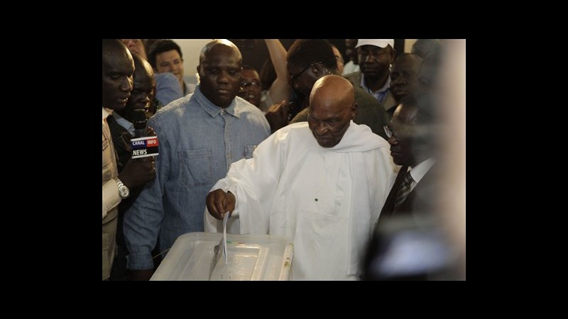 Senegal, Wade ammette sconfitta presidenziali e si congratula con Sall
