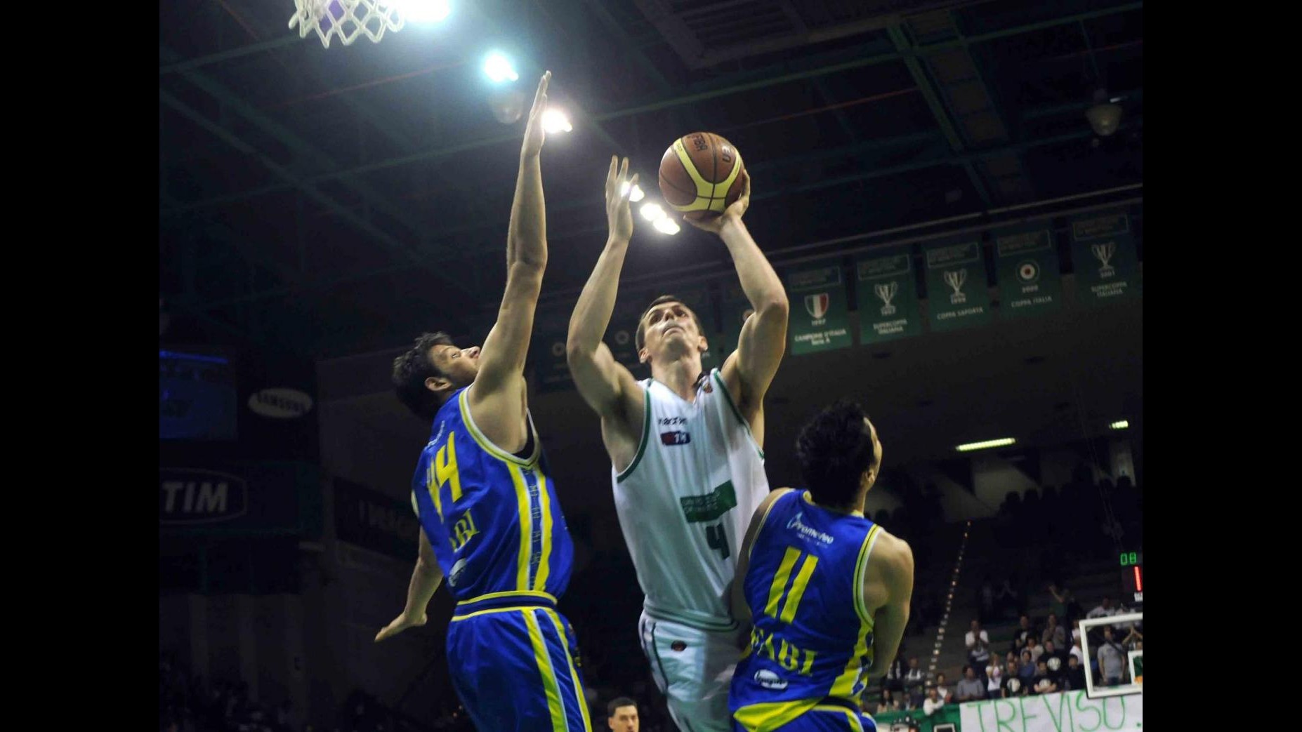 Basket, vittorie di Sassari e Treviso negli anticipi