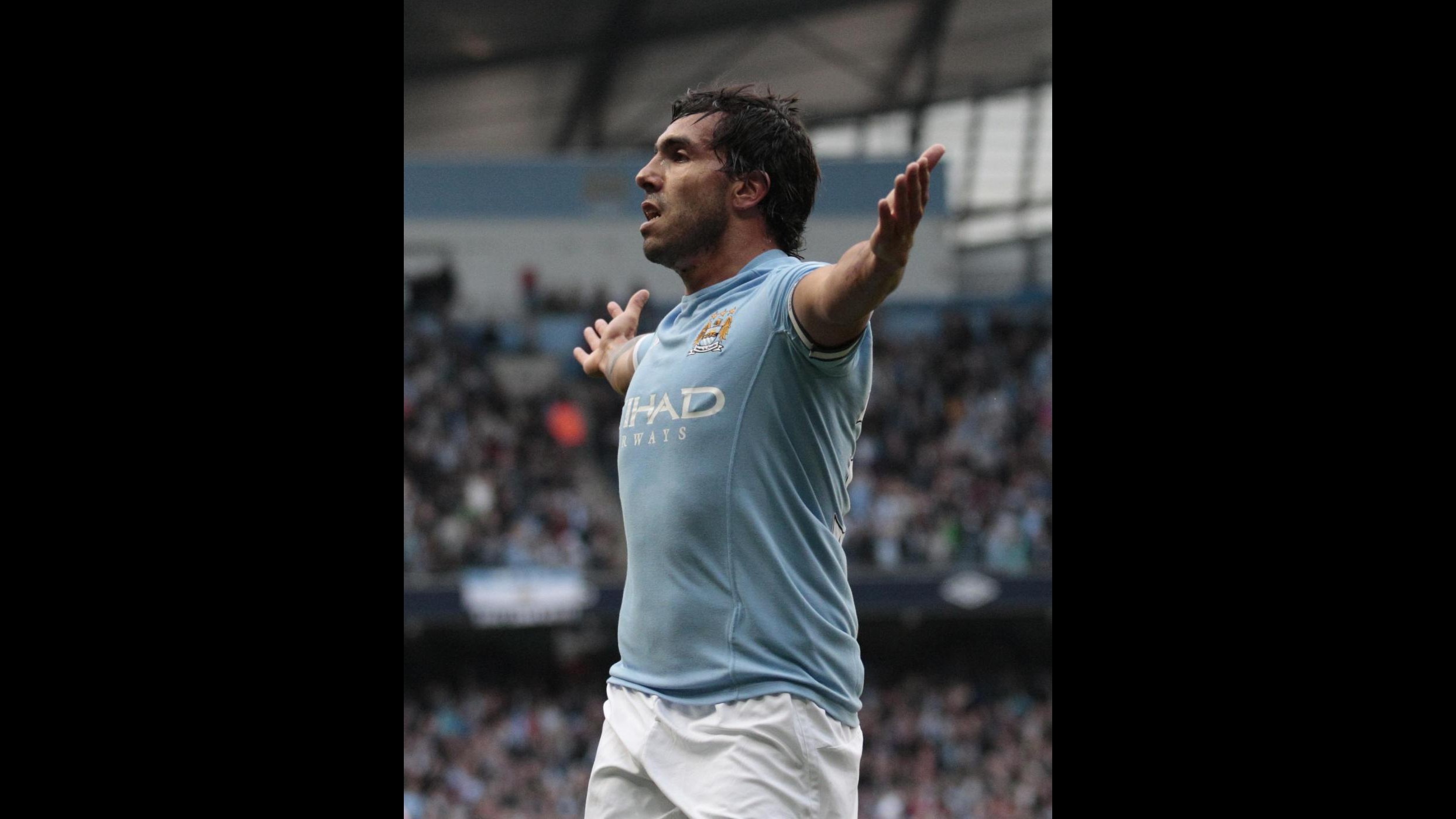 Dall’Inghilterra, ok dal City a scambio Tevez-Sneijder