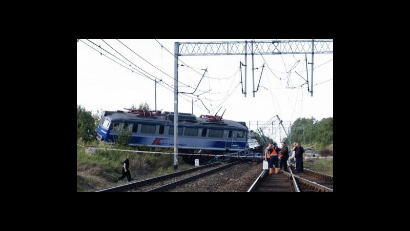 Polonia, treno deraglia in tratta Varsavia-Katowice: 4 morti, 40 feriti