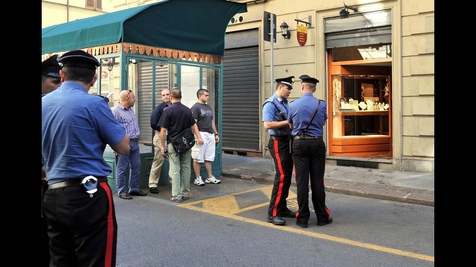 Torino, gioielliere uccide rapinatore,domani convalida arresto complice