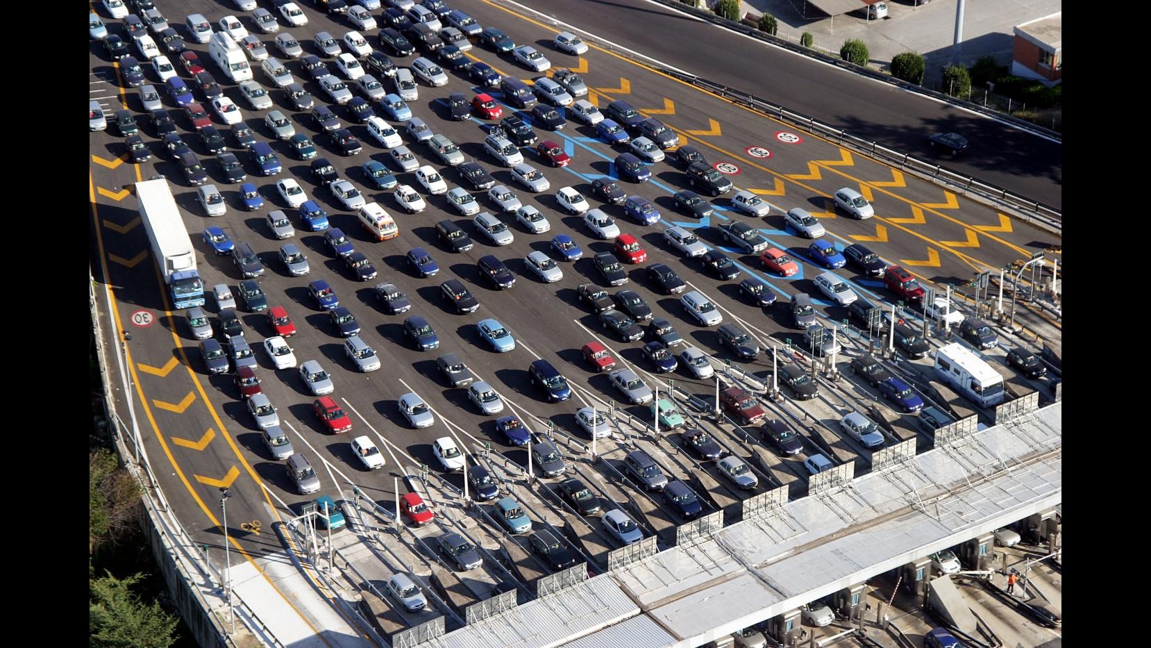 Esodo, Autostrade per l’Italia: sabato mattina traffico da ‘bollino rosso’