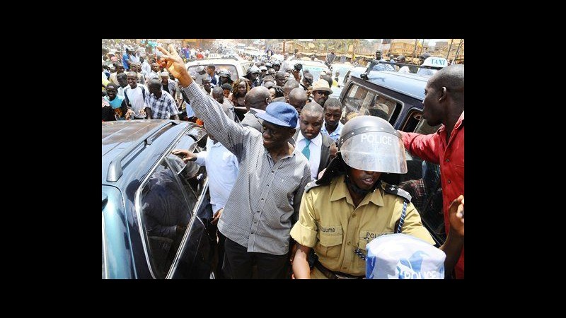 Uganda, polizia impone restrizioni movimenti a leader opposizione