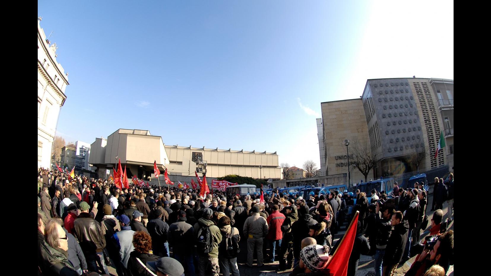 Lavoro, dipendenti Alenia in corteo a Torino per articolo 18