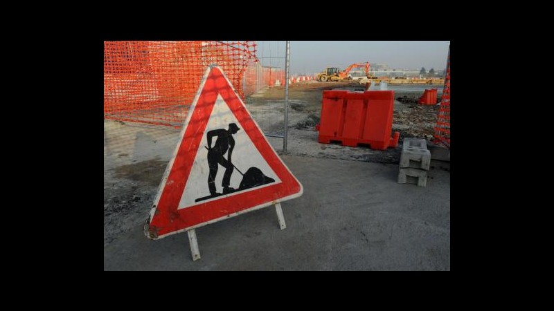 Cuneo, controlli in cantiere: titolare in regola, denunciati 6 operai