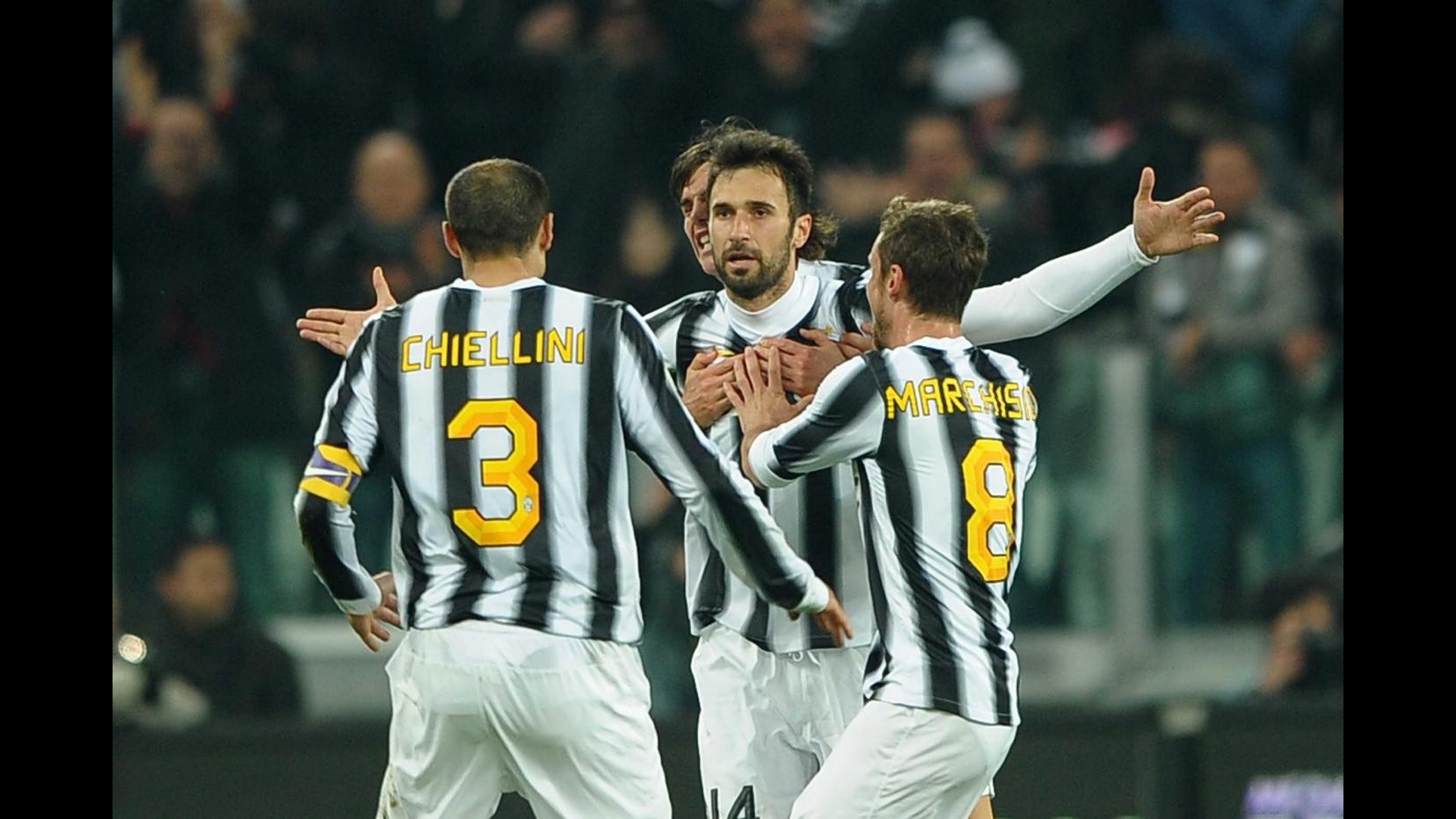 Vucinic porta la Juve in finale di Coppa Italia
