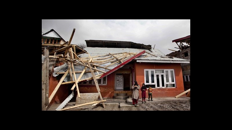 Kashmir colpito da maltempo: almeno 2 morti, 7mila case distrutte