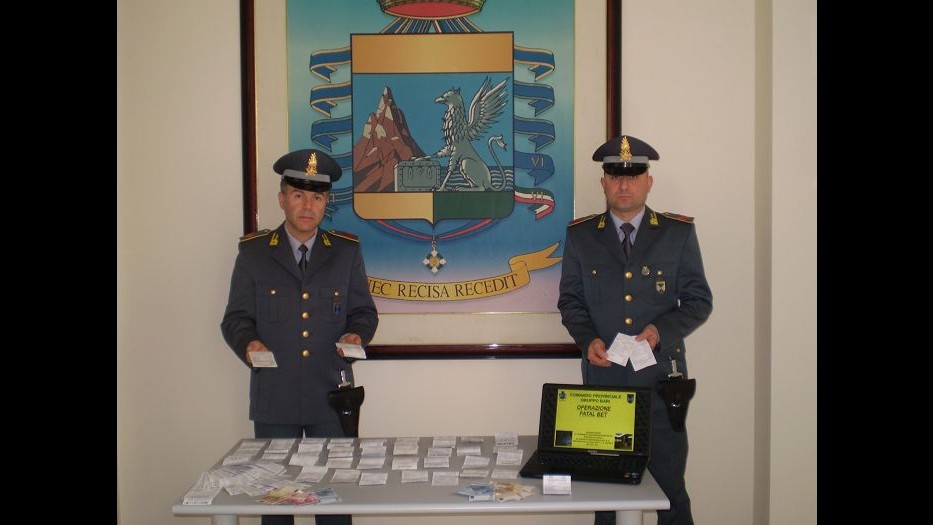 Blitz contro gioco d’azzardo a Bari, sequestrati 30 centri scommesse