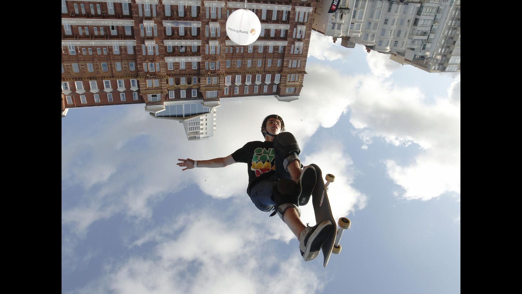 Quiksilver Pro apre a New York con show di vertical skateboarding