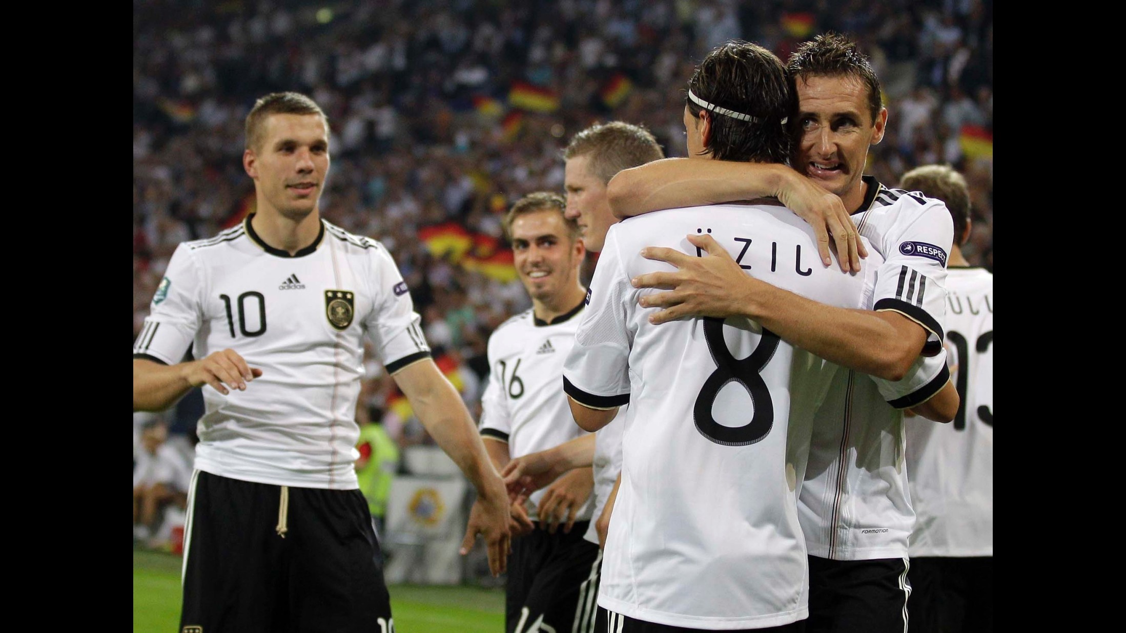 Germania prima qualificata a Euro 2012, vincono le altre big