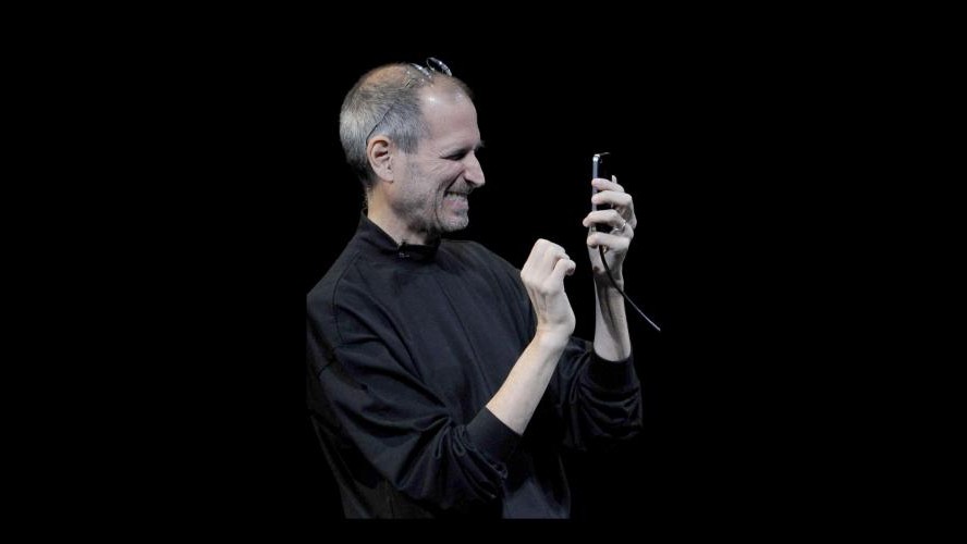 Apple, trovarono prototipo iPhone 4: accusa di appropriazione indebita