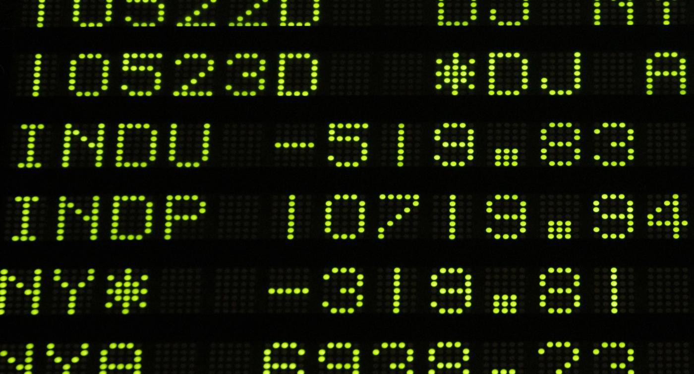 Borsa, apertura negativa per piazza Affari