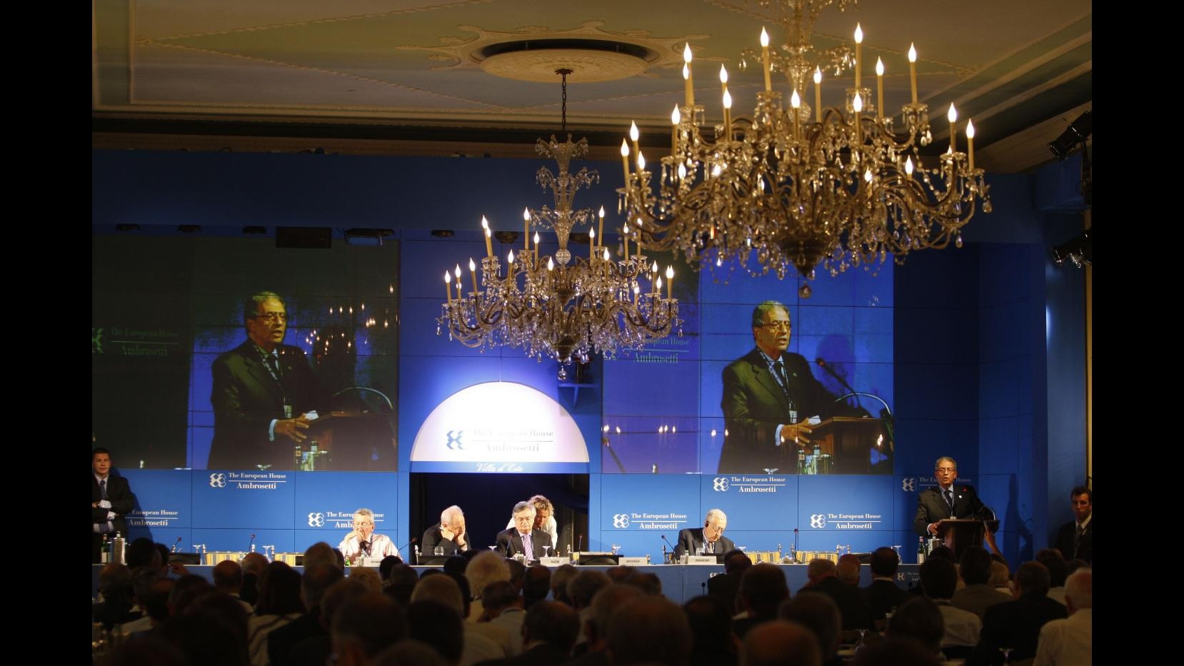 Speciale Cernobbio: al via il forum Ambrosetti tra crisi e manovra bis