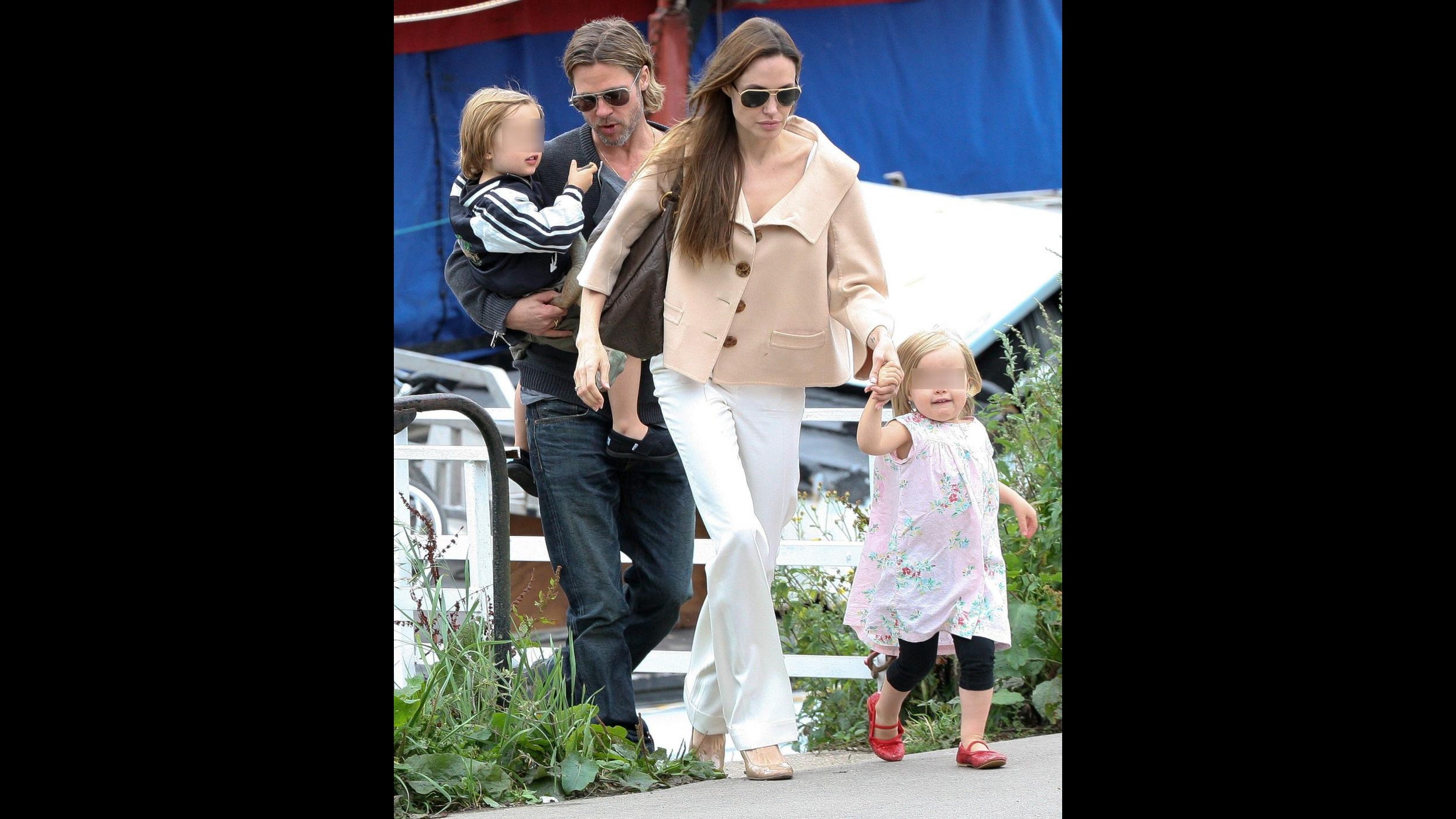 Brad Pitt compra sei pony per i bambini e un cavallo per Angelina